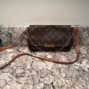 LOUIS VUITTON Monogram Canvas Favorite MM
